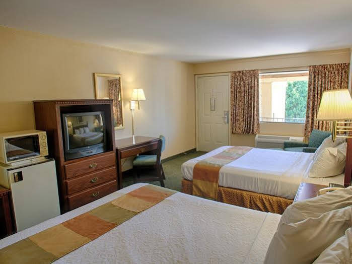 Hotel Relax National Fairgrounds Area I-75